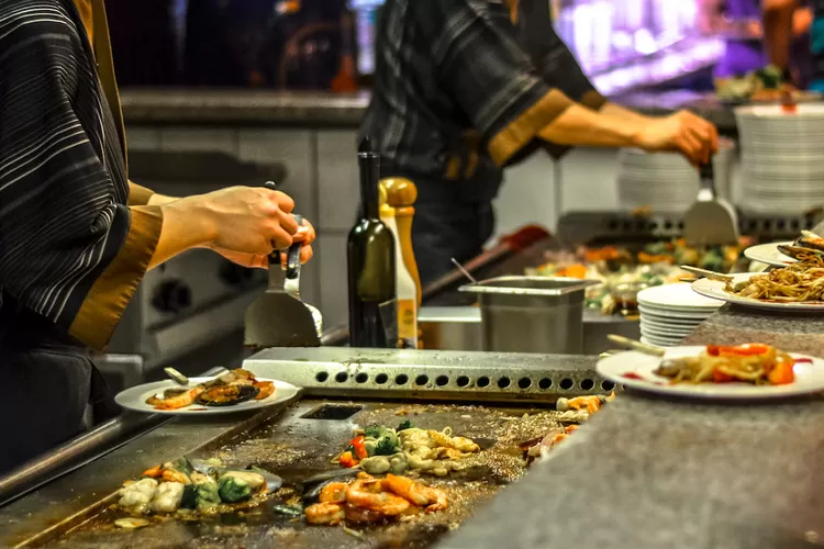 Strategi Menarik dan Unik di Tengah Persaingan Bisnis Restoran